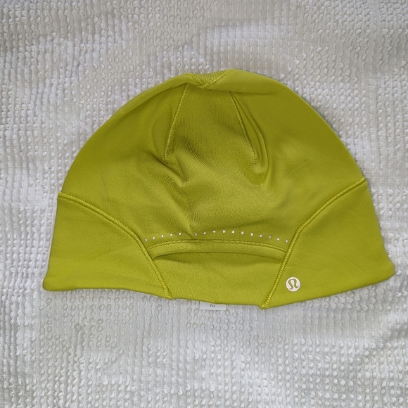 Lululemonâ•‘Run For It All Beanieâ•‘One Size - Picture 2 of 3